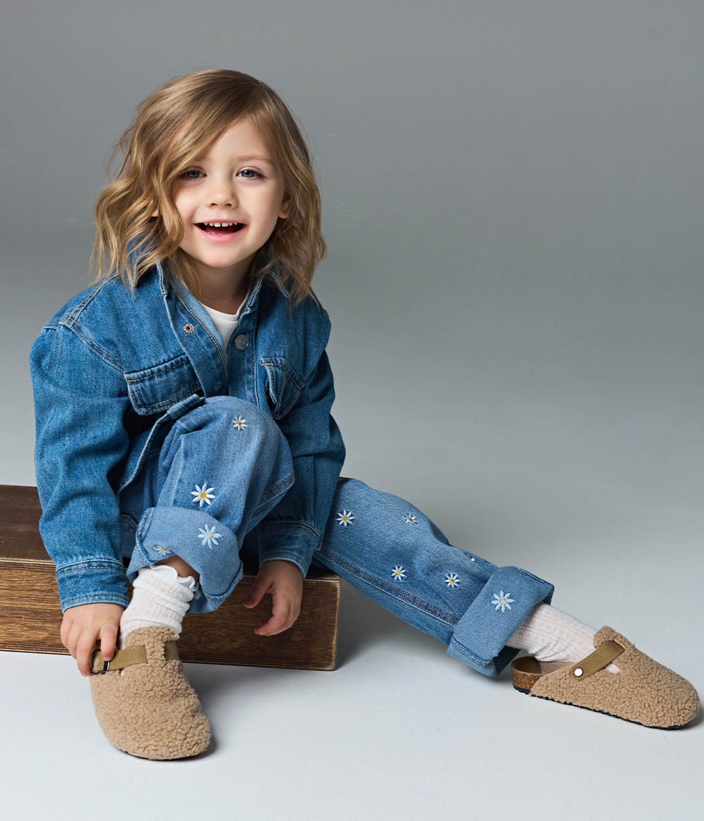 GIRLS Jeans/ Брюки детские/SS24TKG091